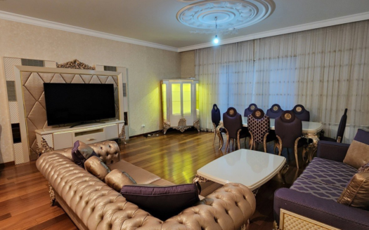 Satılır 5 otaqlı yeni tikili 250 m², 28 May m.