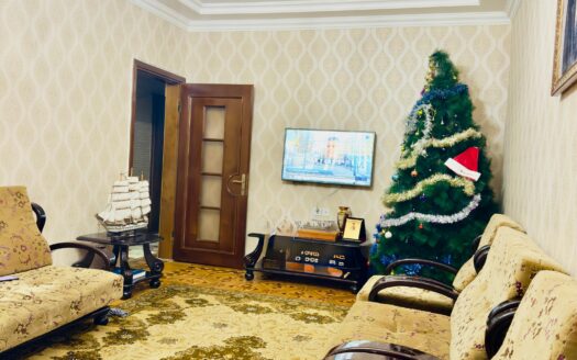 Satılır 4 otaqlı köhnə tikili 110 m², Nəsimi m.