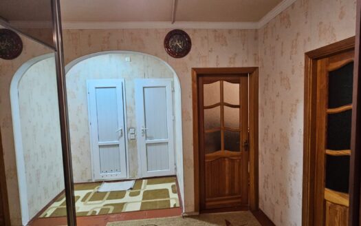 / Satılır 3 otaqlı köhnə tikili 75 m², Əhmədli m.