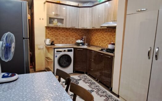 / Satılır 2 otaqlı köhnə tikili 65 m², Əhmədli m.