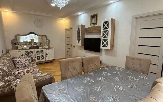 Satılır 3 otaqlı köhnə tikili 65 m², Bakıxanov q.