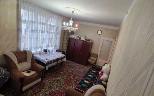 Satılır 1 otaqlı köhnə tikili 35 m², Həzi Aslanov m.