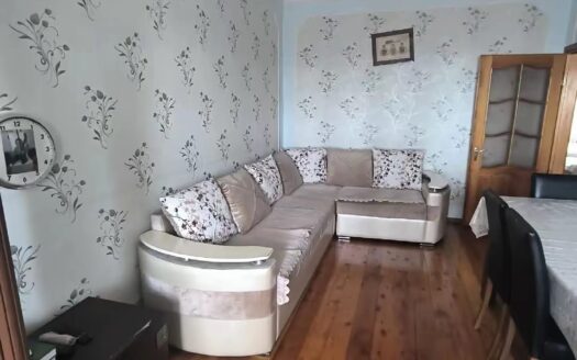 Satılır 3 otaqlı köhnə tikili 78 m², Xalqlar Dostluğu m.