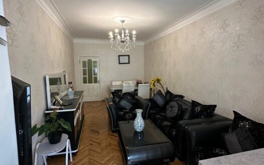 Satılır 3 otaqlı köhnə tikili 65 m², Qara Qarayev m.