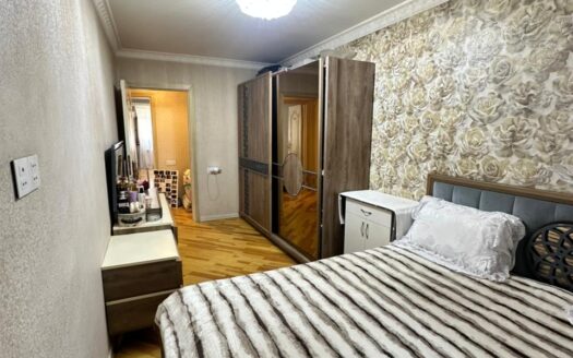 Satılır 2 otaqlı köhnə tikili 50 m², Xalqlar Dostluğu m.