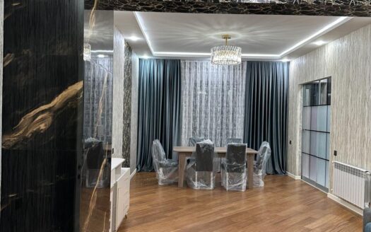 Ağ şəhər 4 otaq Kirayə mənzil 2700 AZN